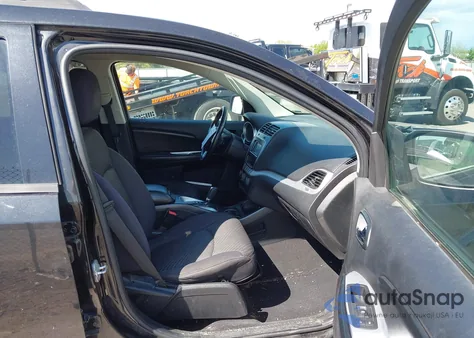 2013 Dodge Journey Sxt z USA, uszkodzony, nr VIN 3C4PDCBG0DT532680